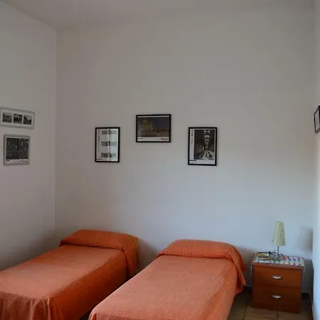 Casa Mimma Torre Lapillo Feriehus